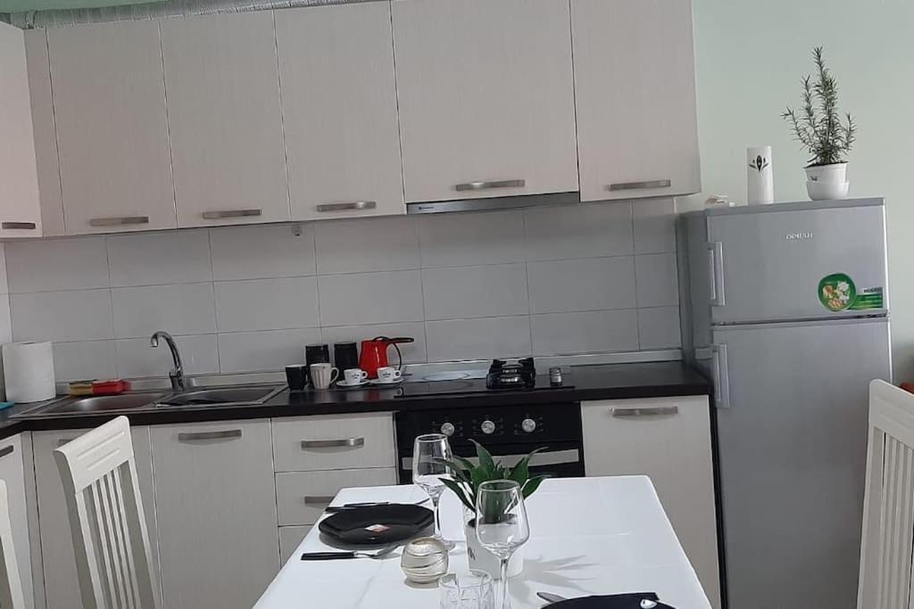 Gold Key Apartments, Durres Beach Buitenkant foto
